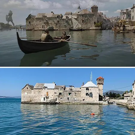 Water Castle House Villa