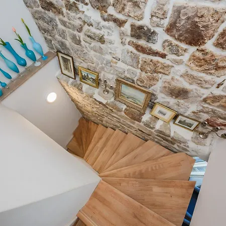 Water Castle House Kastela