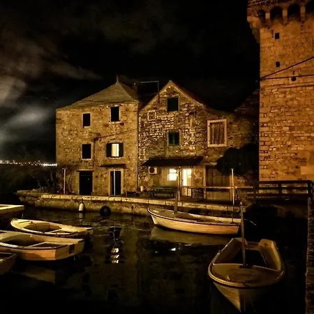 Water Castle House Villa