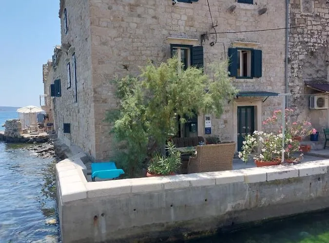 Water Castle House * Kaštela
