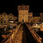 Water Castle House * Kaštela