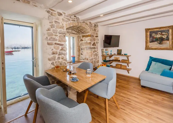 Water Castle House * Kaštela