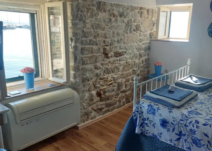 Water Castle House * Kaštela